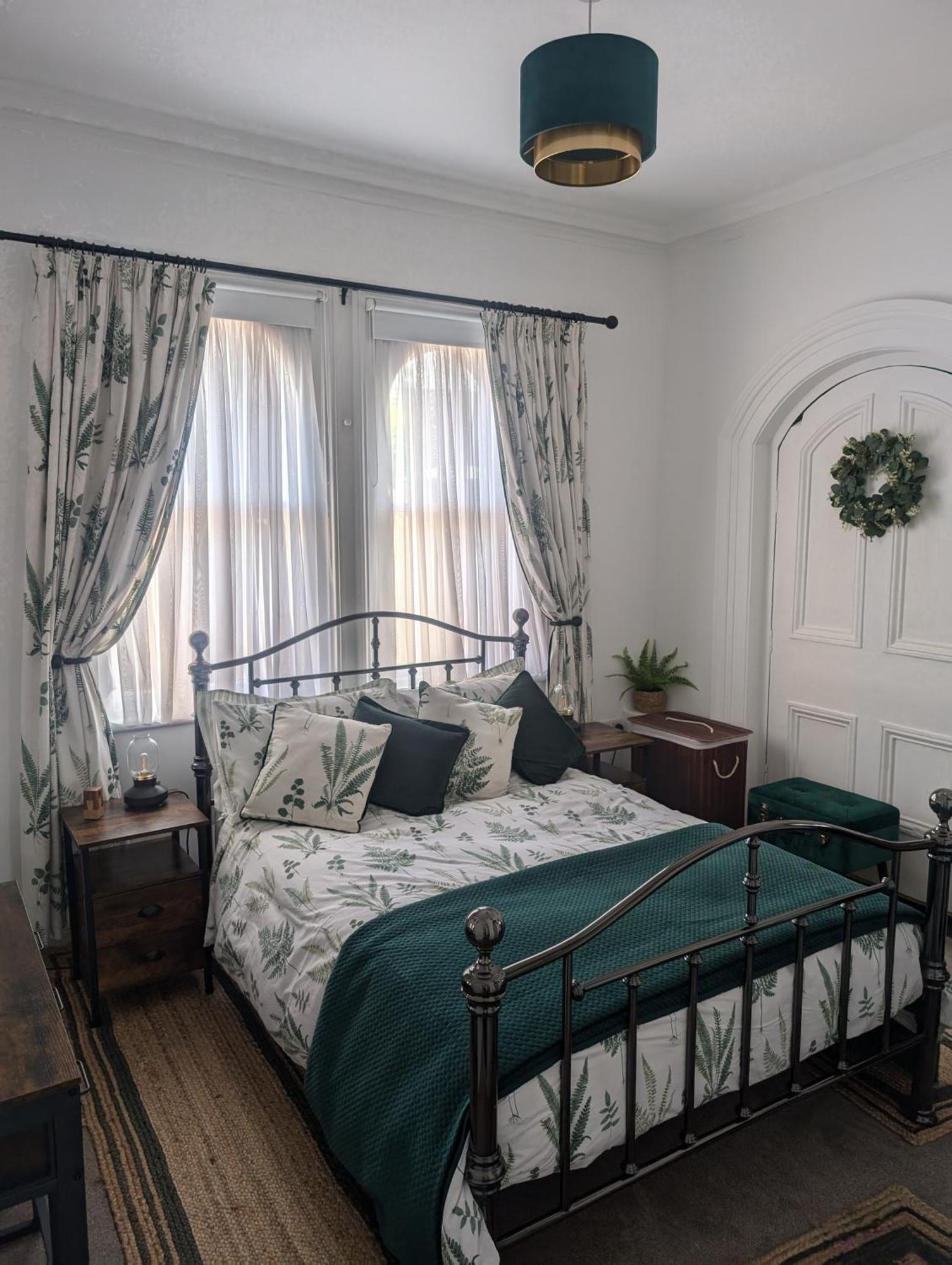 The Railway Sleeper Apartment Cullybackey ภายนอก รูปภาพ